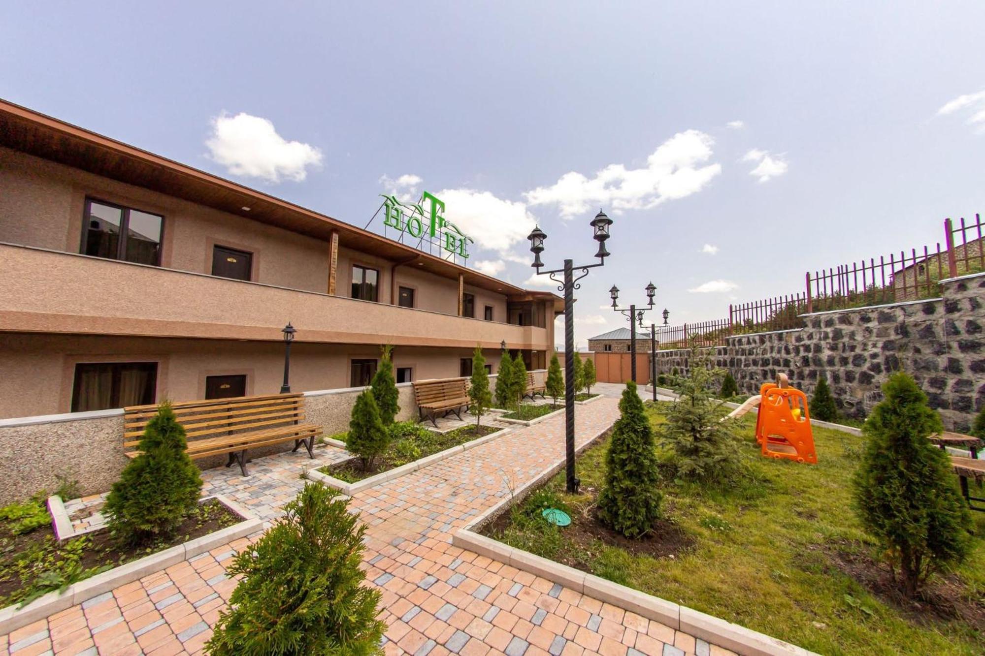 Tsaghkadzor Inn Hotel エクステリア 写真